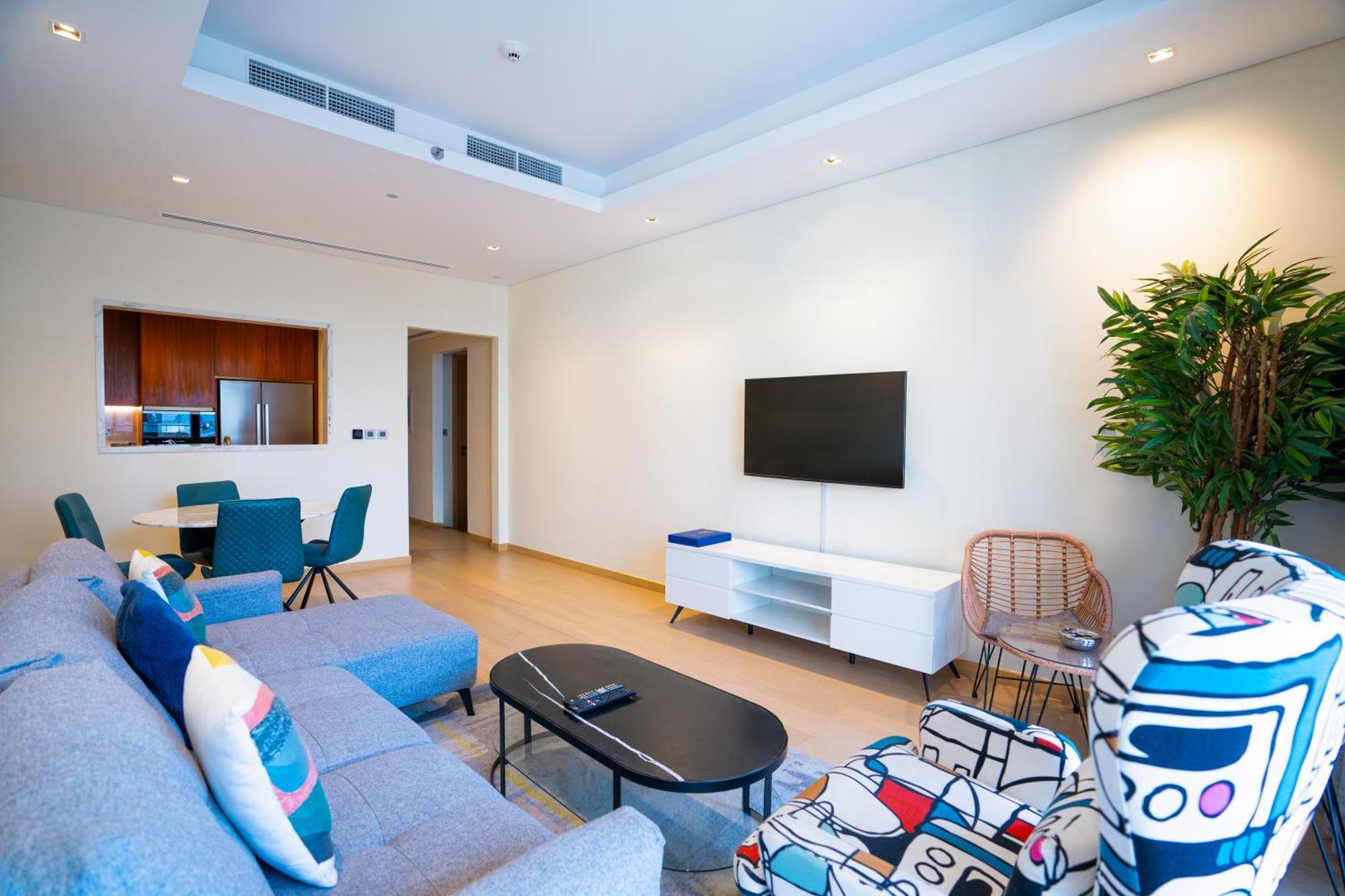 Rh- Modern Comfort & Bright 1br Near Mall, Views * Dubai