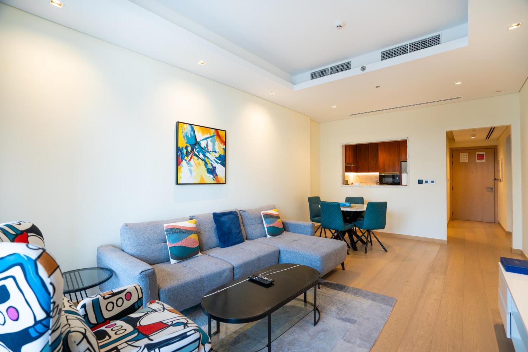 Rh- Modern Comfort & Bright 1br Near Mall, Views